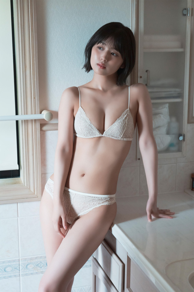 集『SPA! グラビアン魂デジタル写真集 北野瑠華「きれいに撮って」』より