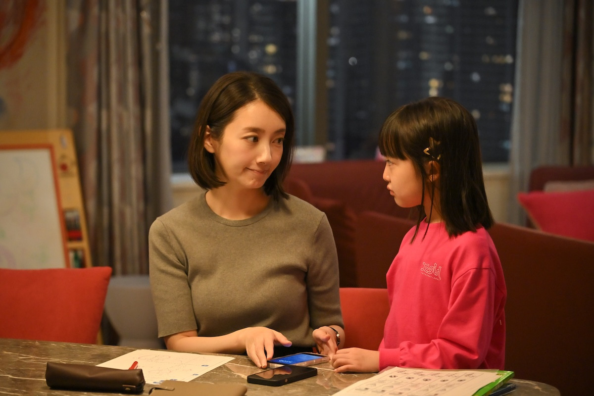 今夜スタート『フェイクマミー』波瑠＆川栄李奈が禁断の“ニセママ契約”を結ぶ主人公に