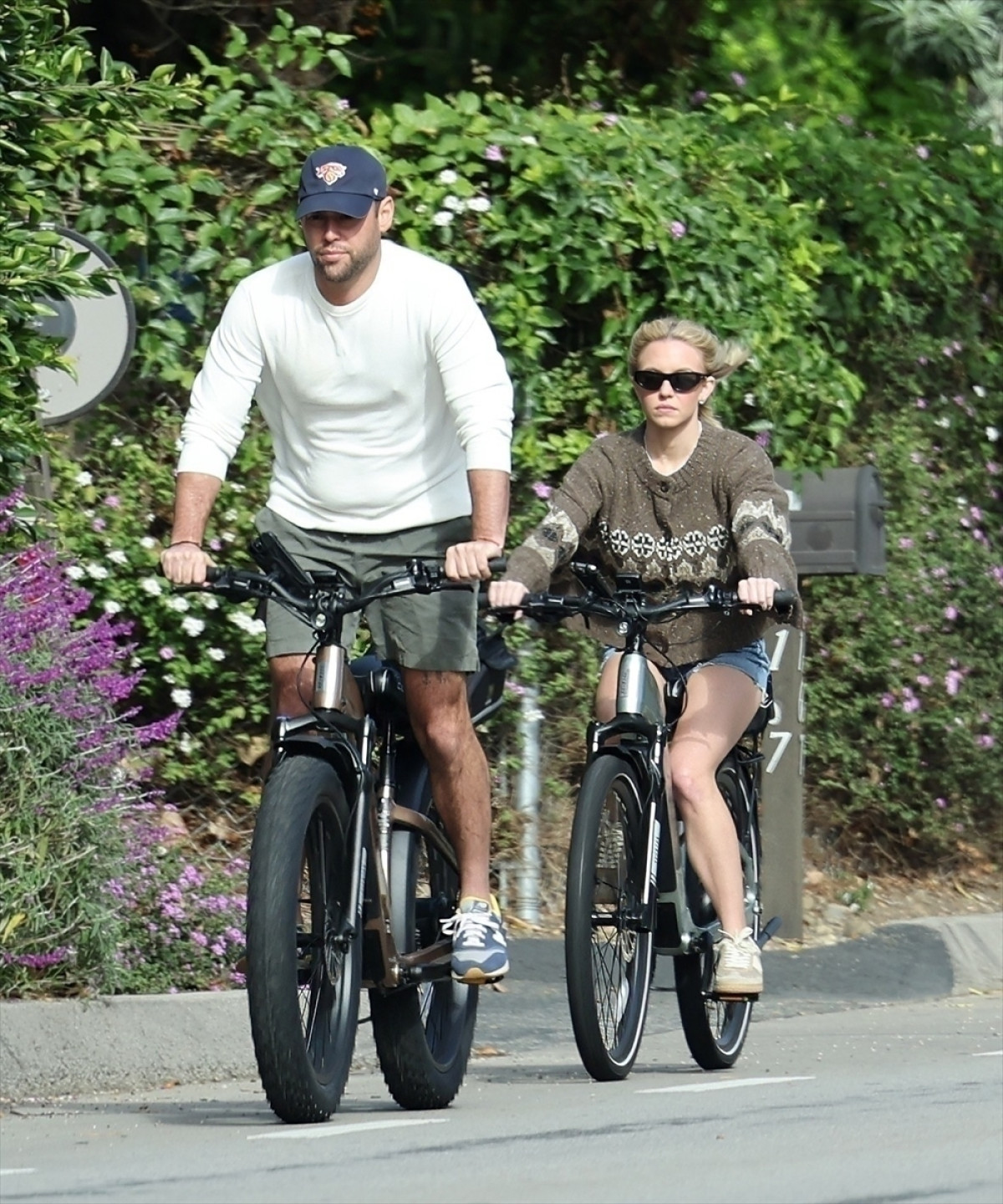 話題騒然のシドニー・スウィーニー、年上恋人スクーター・ブラウンとのデートをキャッチ