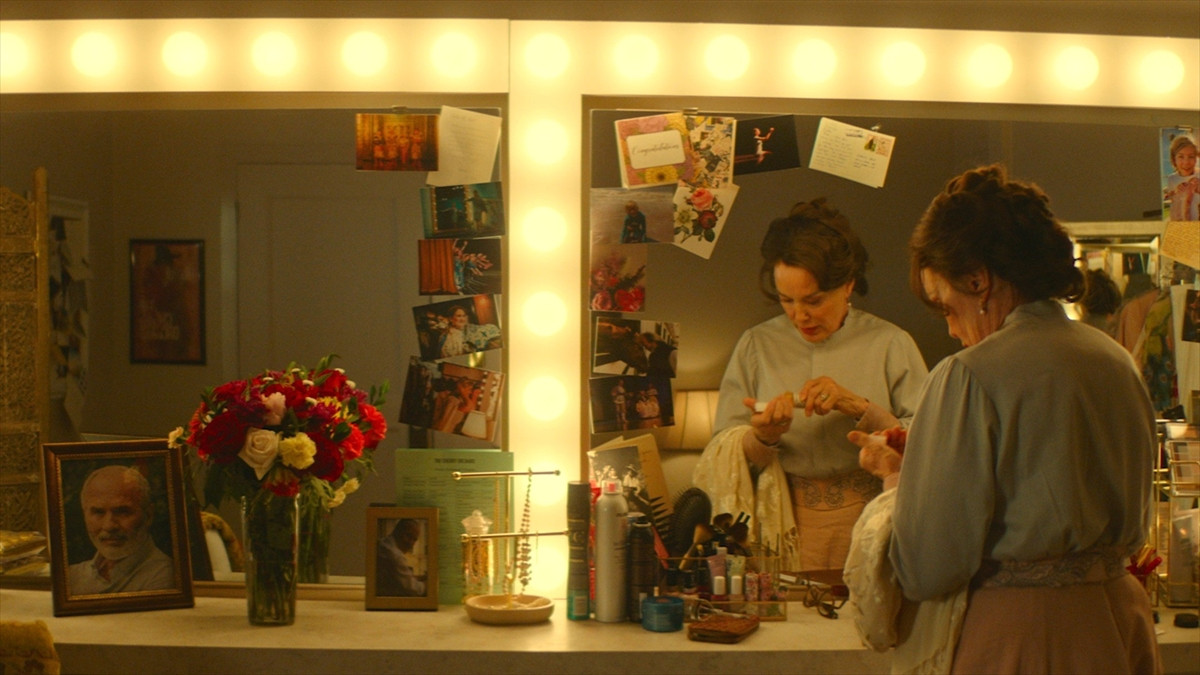 ジェシカ・ラング主演＆キャシー・ベイツ、ピアース・ブロスナン共演　人生賛歌の感動作『喝采』本予告＆場面写真解