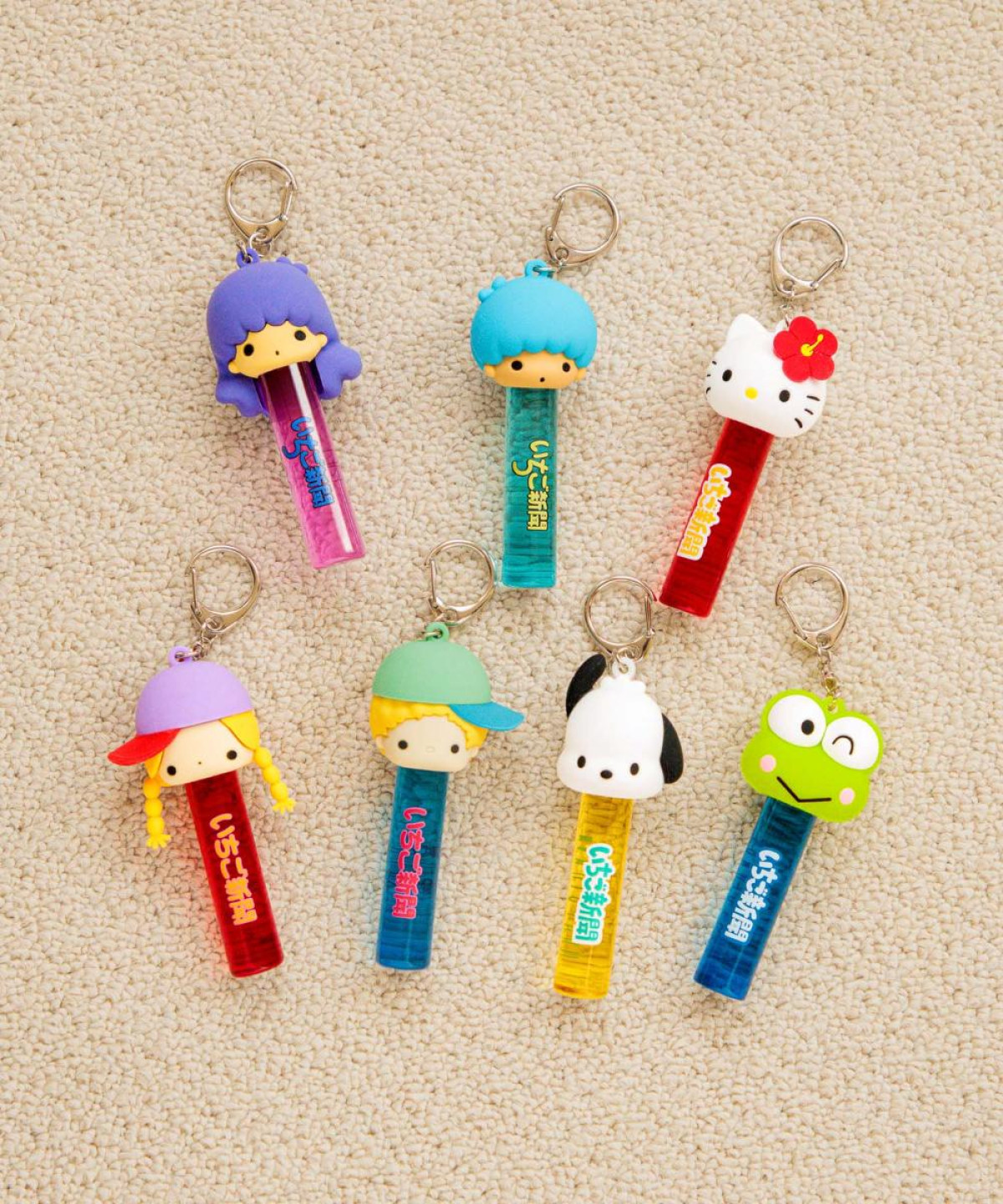 251110「いちご新聞」×「ローリーズファーム」