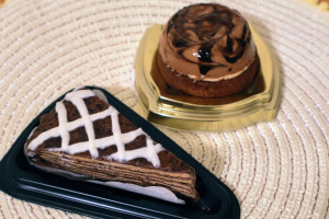 ファミマ、濃厚チョコスイーツがご褒美にぴったり！　洋酒香る大人のミルクレープに感動