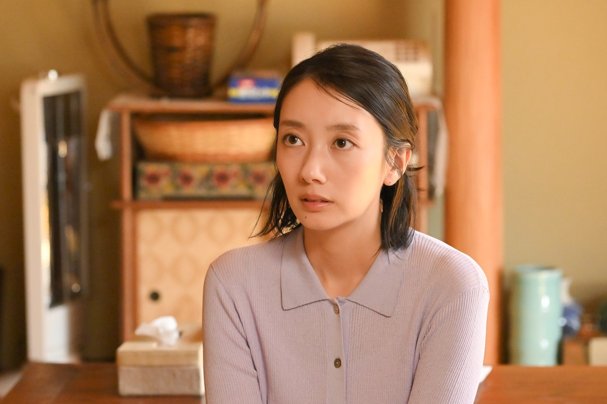 『フェイクマミー』第6話 “薫”波瑠、母に付き添って病院へ　思いがけない人物と出くわす