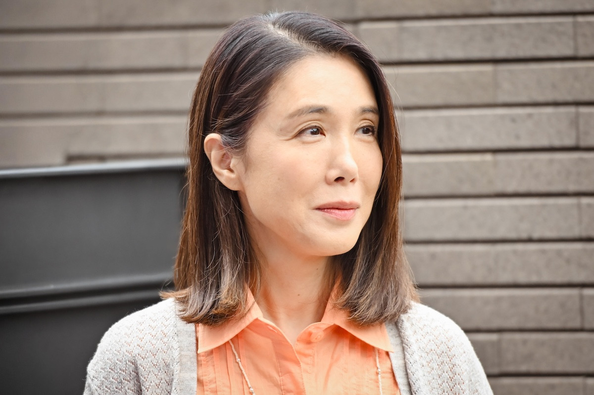 『フェイクマミー』第6話 “薫”波瑠、母に付き添って病院へ　思いがけない人物と出くわす