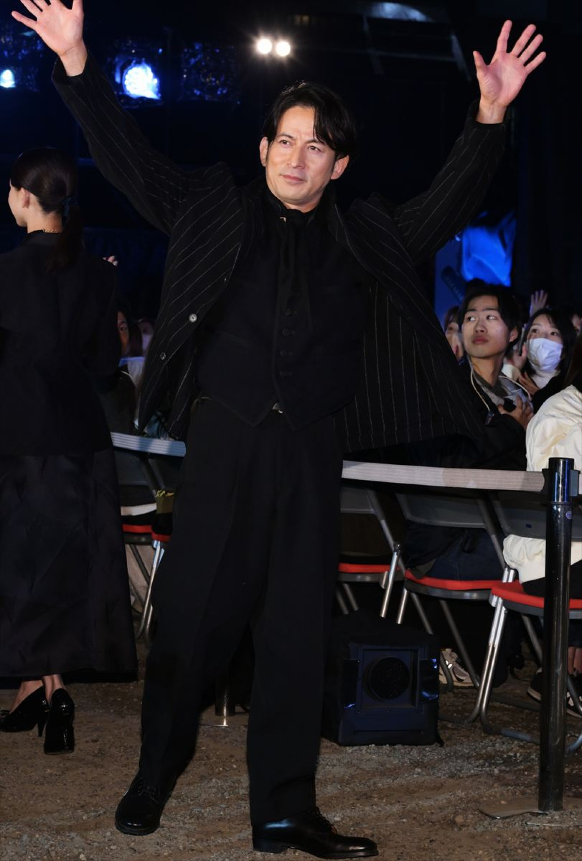 岡田准一、殺陣で怪我した直後にロケハン　鉄人ぶり明かされ照れ笑い