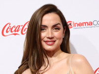 トム・クルーズと破局のアナ・デ・アルマス、イケメンベンチャーキャピタリストとデートを目撃される