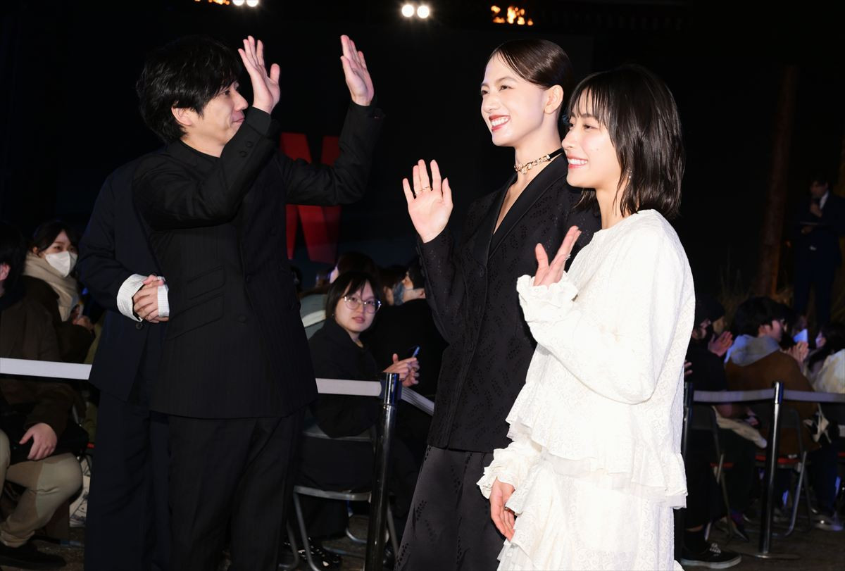 岡田准一、殺陣で怪我した直後にロケハン　鉄人ぶり明かされ照れ笑い