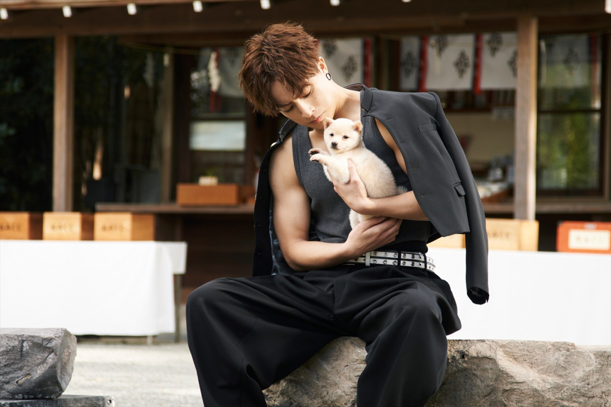 映画『ロマンティック・キラー』より謎の不良学生を演じるGENERATIONS・白濱亜嵐