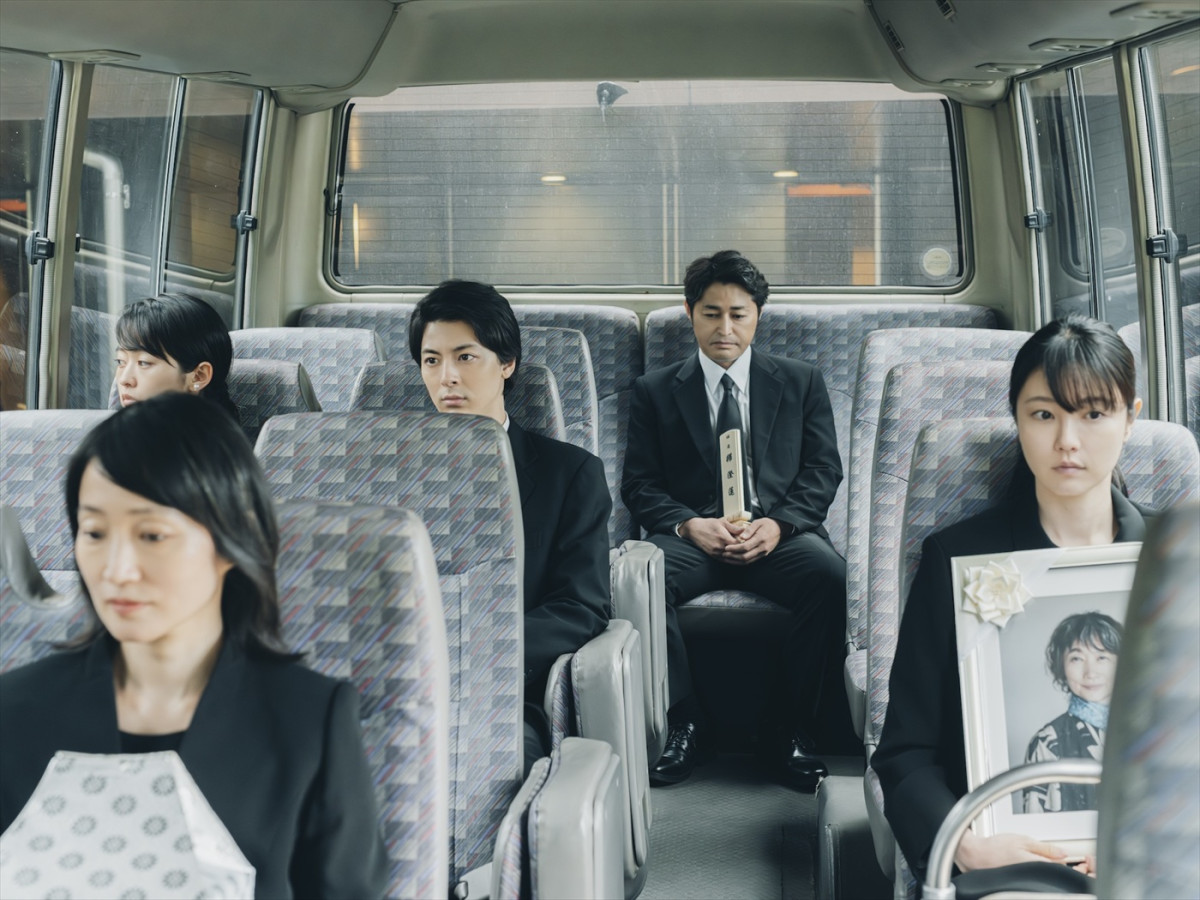 伊藤万理華＆深川麻衣が映画初共演！　お互いの存在は「家族」「ありのままでいられる」