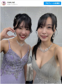 Mリーグリポーター美女、梶梨沙子、ラグジュアリーなドレス姿　※「梶梨沙子」インスタグラム