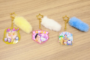 マツケン＆ハローキティの“平成ギャル”グッズが懐かしすぎる！　「ファミマ」コラボキャンペーンで登場〈実物レポ〉