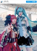 身長182cm美人モデル、“身長差スゴイ”2ショットに騒然　男性との“身長差”も話題