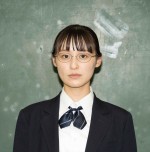 映画『6人ぼっち』に出演する鈴木美羽（新川琴役）