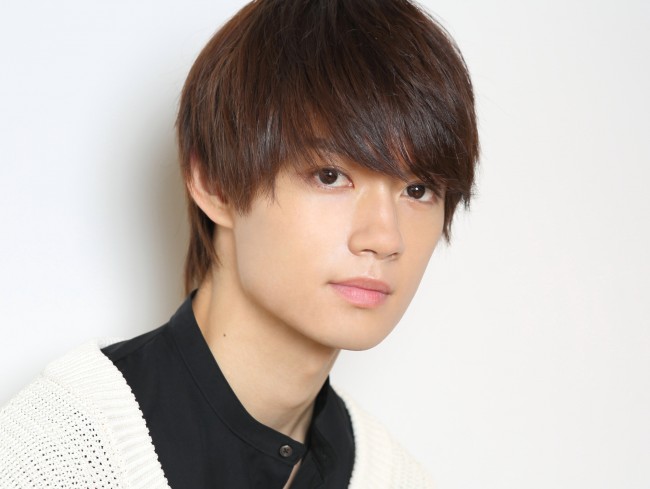 佐野勇斗が“やば実家”公開！ 「情報量多すぎ」「オタクすぎる」とファンも驚き