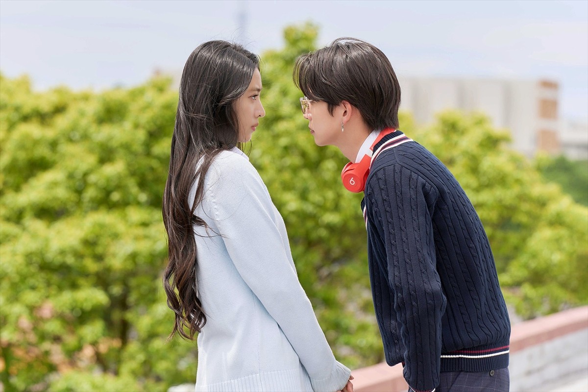 Koki,、すっぴん⇔女神のギャップがすごすぎる！　主演映画『女神降臨』場面写真解禁