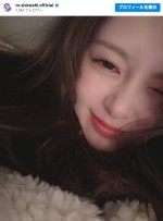 【写真】白石麻衣、“おやすみ”ショットに反響「美しすぎる」「可愛すぎて寝れません」