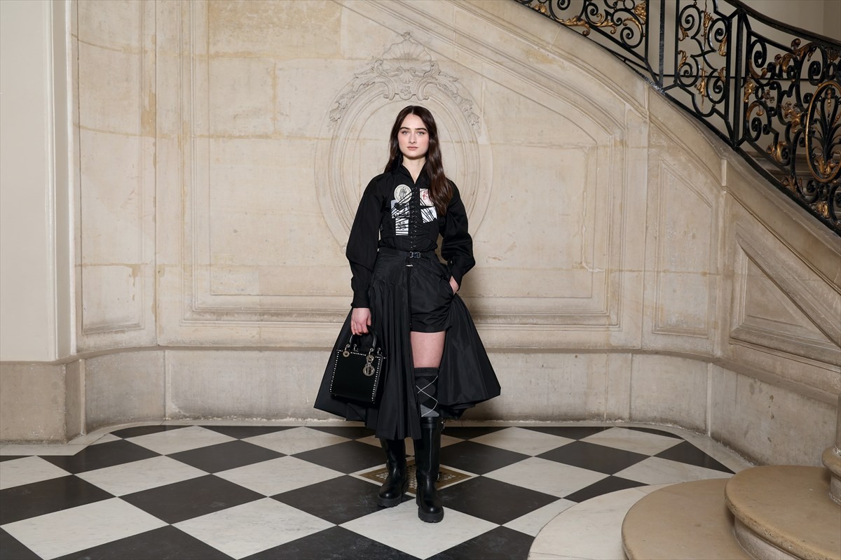 中谷美紀は美デコルテ際立つドレス姿　BLACKPINK・ジスらディオールを纏ったセレブたち