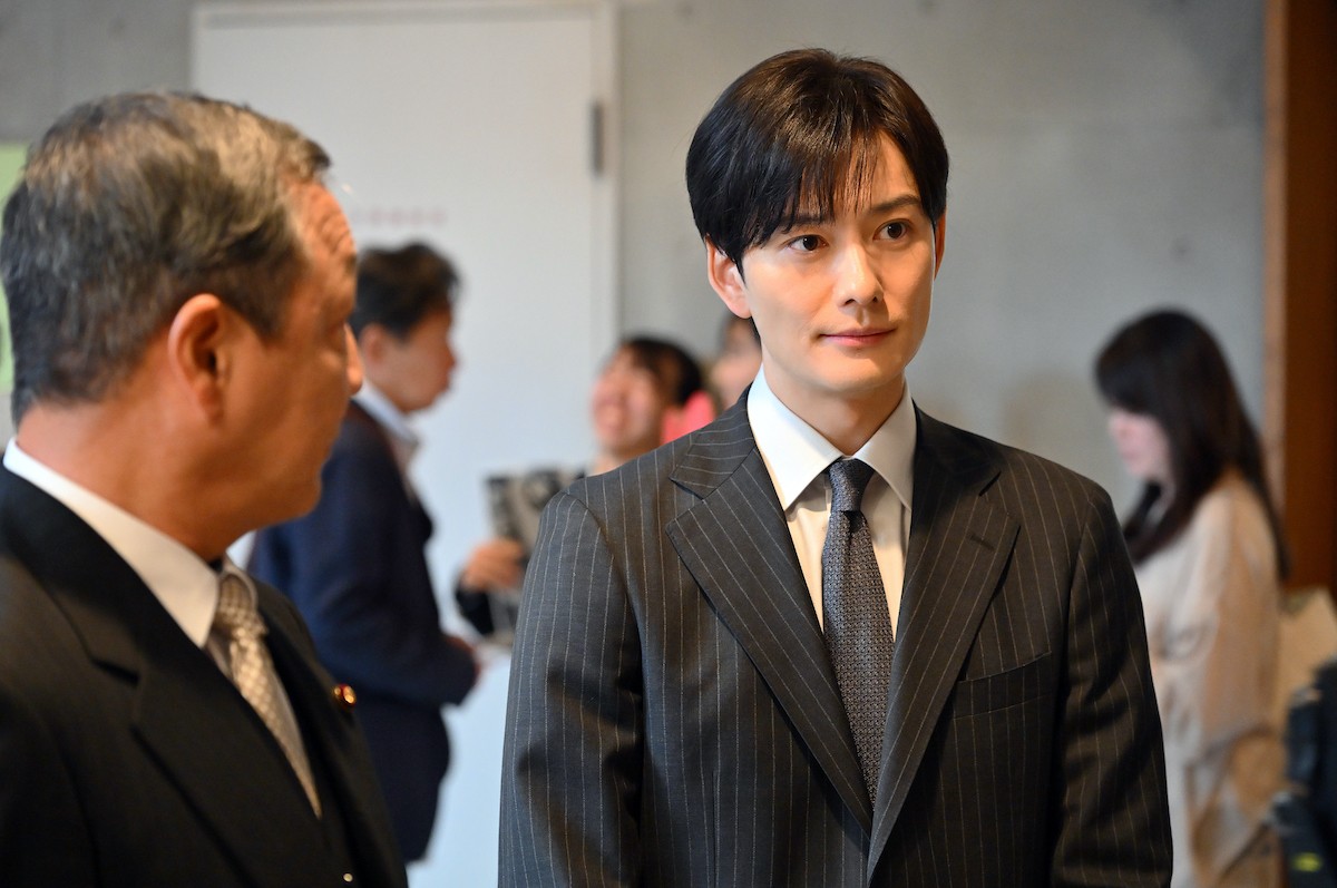 『御上先生』“是枝”吉岡里帆、怪文書への考察に反響「闇が深い」「裏口入学」