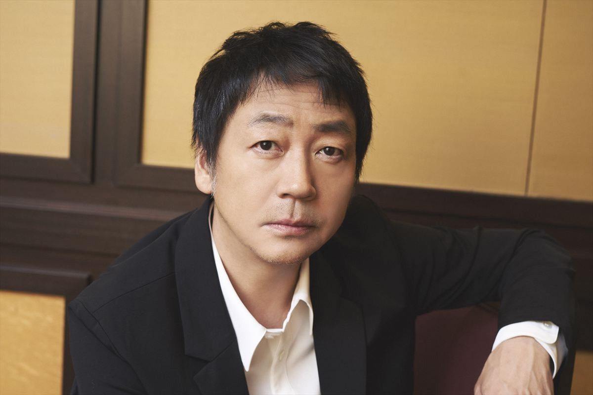 浅野忠信＆大森南朋、“お笑い将軍”を前に挑んだ全力コメディ　「光栄」も、「かなり悩みました」