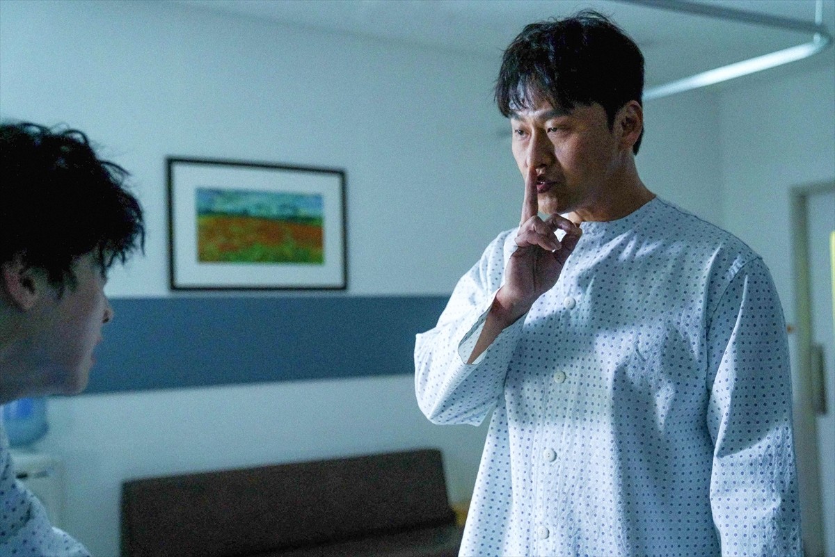 刑事姿の殺人⻤からの脅迫――最愛の妻と娘に魔の手が忍び寄る！　映画『デビルズ・ゲーム』本編映像