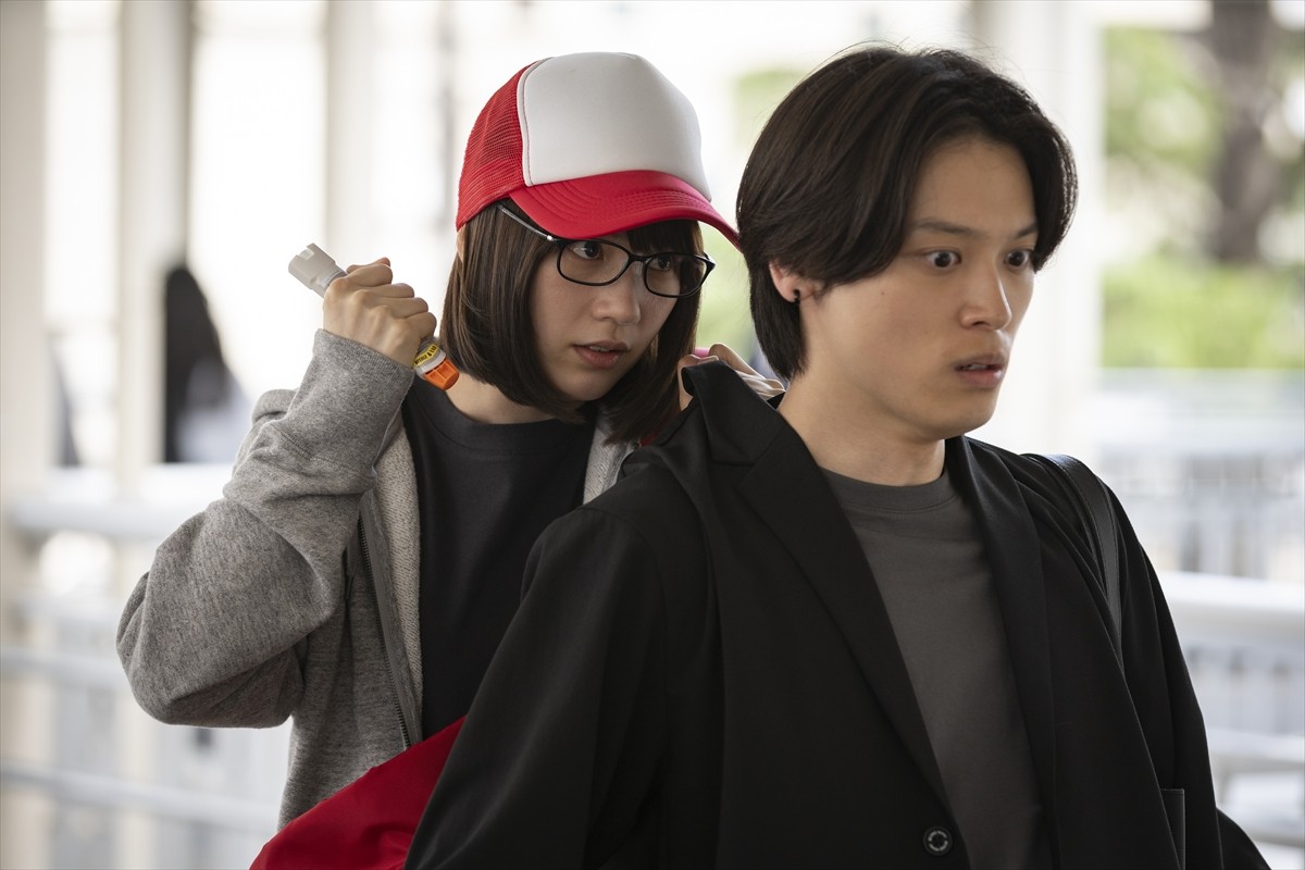 のん×藤ヶ谷太輔『幸せカナコの殺し屋生活』、齋藤飛鳥が1人13役に挑戦!?　カナコの心の声を伝えるキャラクターの声の正体解禁