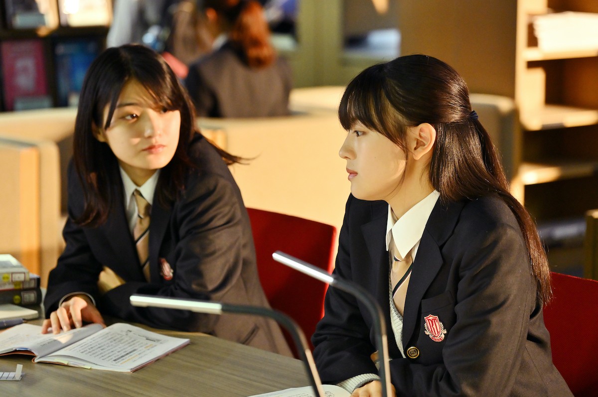 『御上先生』“是枝”吉岡里帆、怪文書への考察に反響「闇が深い」「裏口入学」