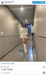 のん、ミニ丈衣装のロングブーツ姿　※「のん」インスタグラム