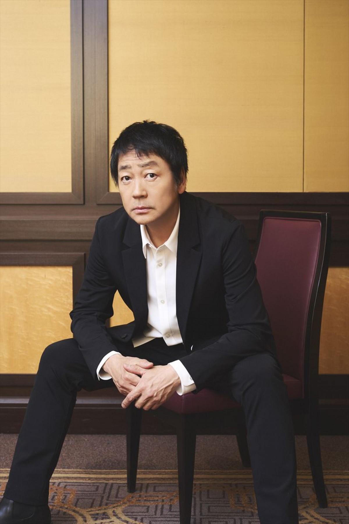 浅野忠信＆大森南朋、“お笑い将軍”を前に挑んだ全力コメディ　「光栄」も、「かなり悩みました」