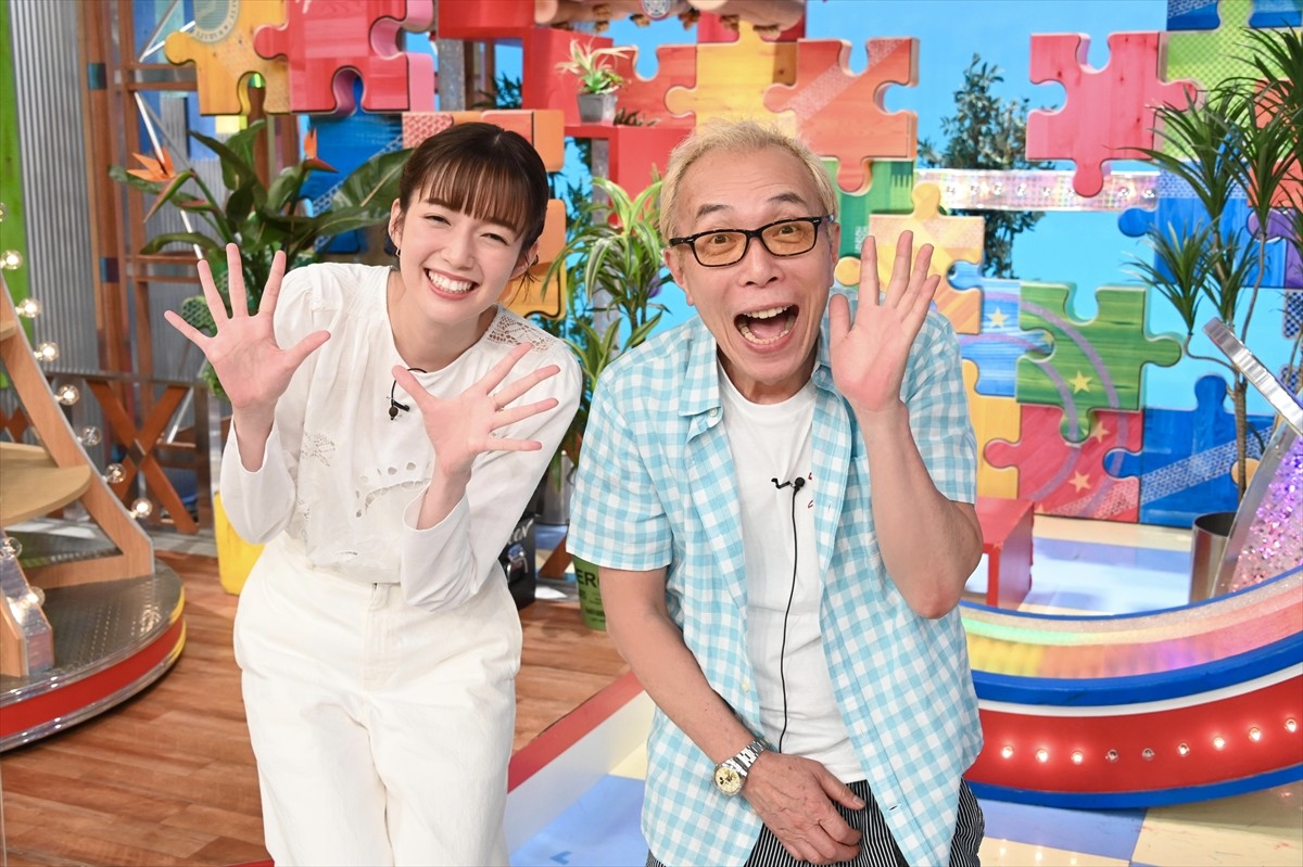 『1億人の大質問!?笑ってコラえて！』MCを務める（左から）佐藤栞里、所ジョージ