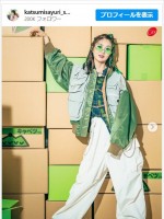 ヒップホップ系の衣装もお似合いなさゆり　※「さゆり（かつみさゆり）」インスタグラム