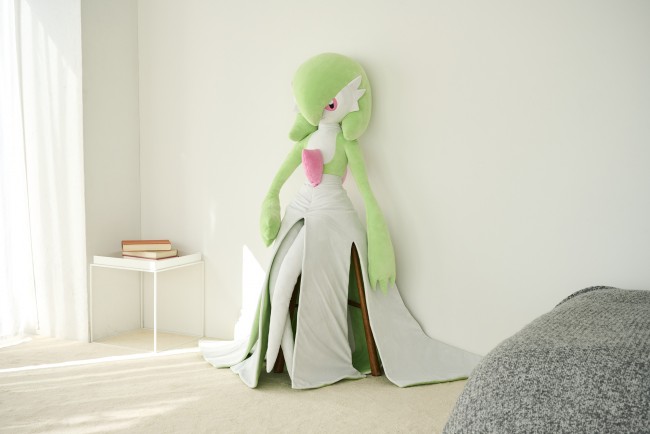 ポケモンセンターに“エスパータイプ”グッズ集結！ “約160cm”等身大サーナイトなど登場