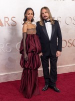 ゾーイ・サルダナ＆マルコ・ペレゴ＝サルダナ、第97回アカデミー賞授賞式レッドカーペットにて