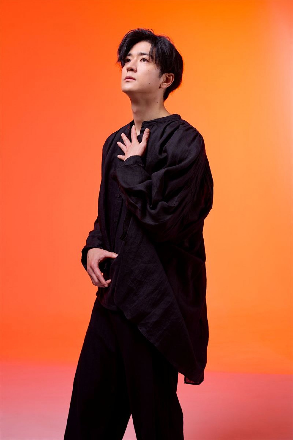 中島裕翔、アラブ人と恋に落ちるユダヤ人役に挑む「今の自分にはできないのではないかと…」舞台『みんな鳥になって』キャスト決定
