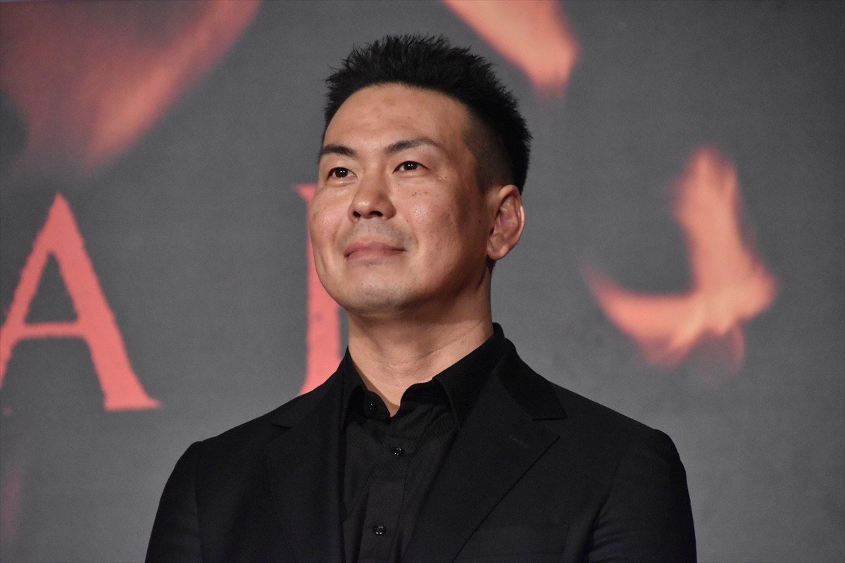 柳楽優弥、「『ガンニバル2』を世界にぶちかましたい！」サプライズバースデーで意気込み