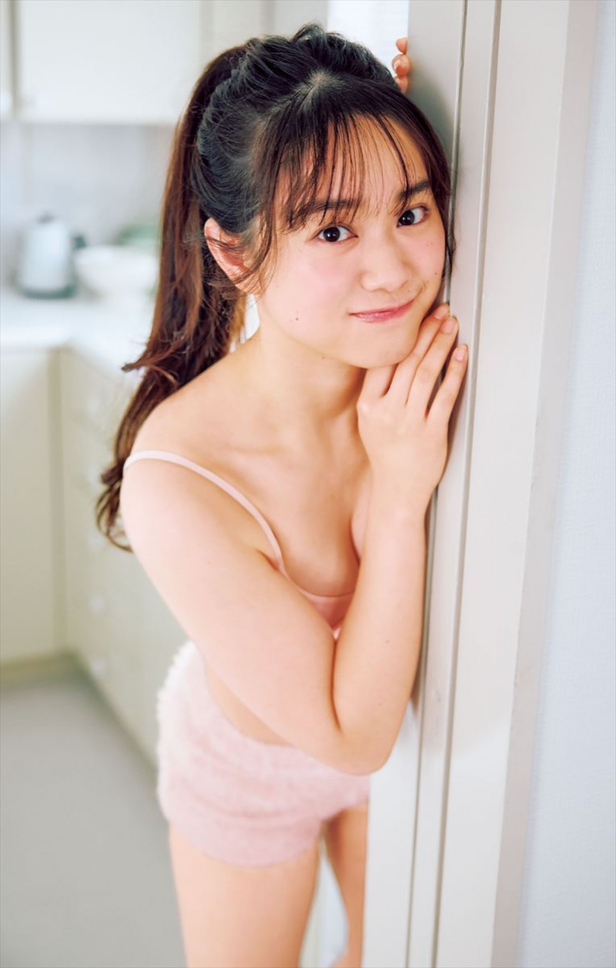 “春高バレー”出場のスポーツ美女がグラビア降臨！　「名探偵津田」で話題のグラドルも