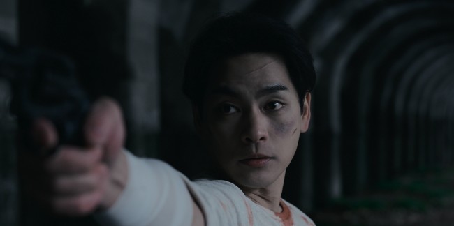 柳楽優弥が演じる阿川大悟 ドラマシリーズ『ガンニバル』シーズン2場面写真