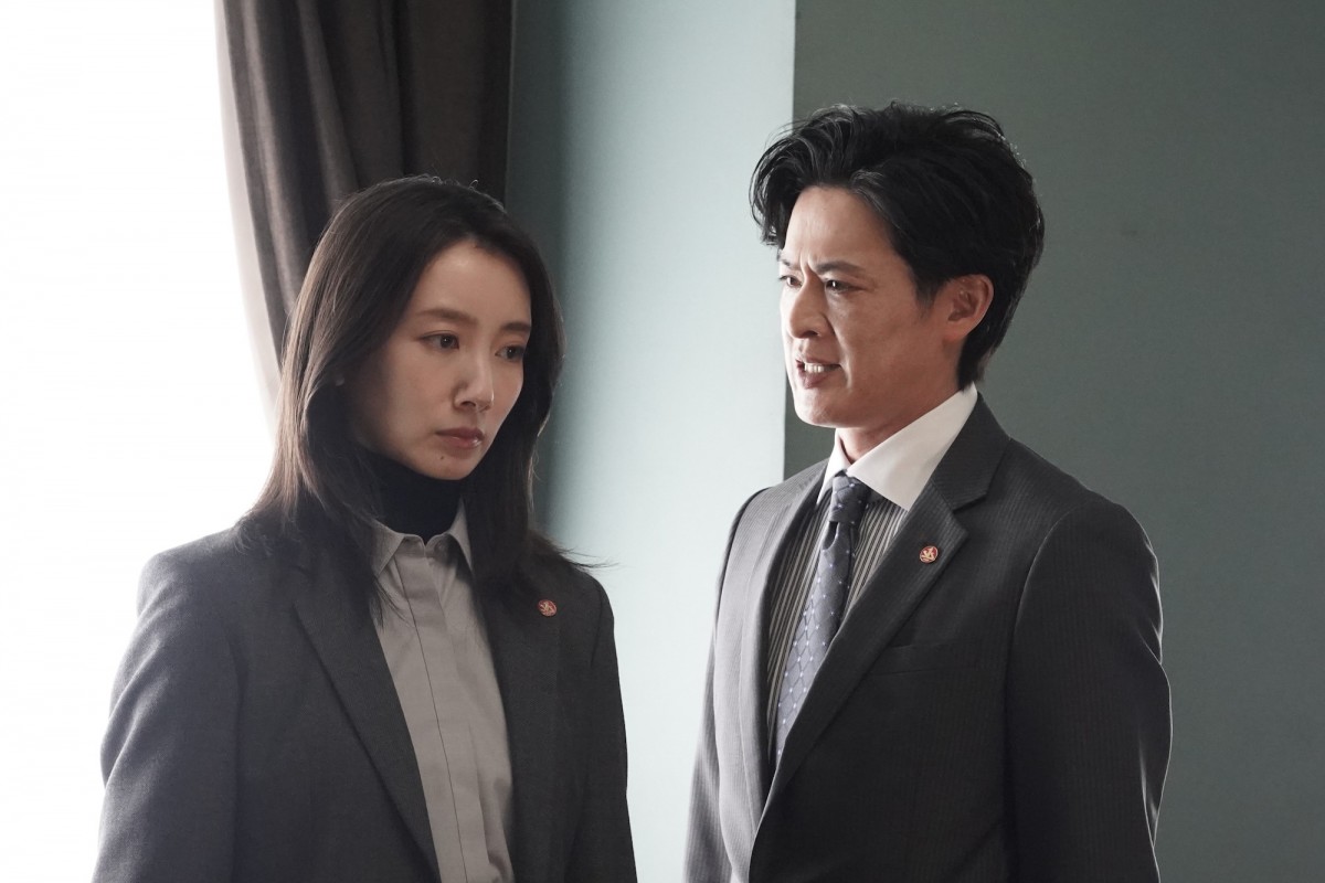 『アイシー』第9話　“柊”波瑠、発砲事件の現場で拳銃を手にした父“夏見”杉本哲太を目撃