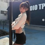 フォロワー340万超の“大人気台湾チア”、ミニ丈OLコスが「スタイル抜群」「美しすぎる」