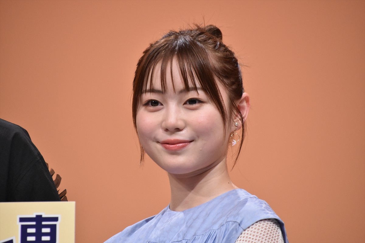 松村沙友理、駒木根葵汰の“距離感バグ”にキュン！　壁ドンシーンも「理想だった」