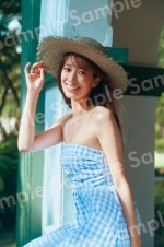 日向坂46・佐々木久美1st写真集『めくる日々』封入特典ポストカードビジュアル