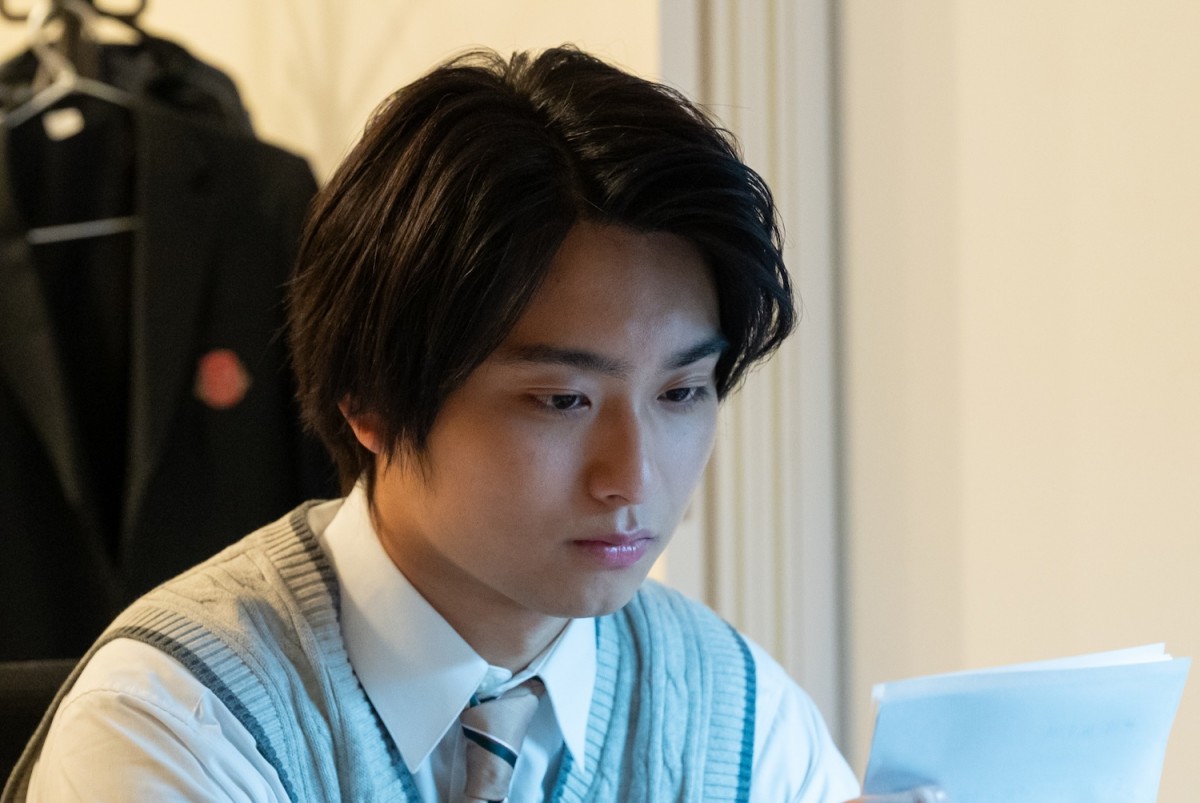 『御上先生』“謎の青年”高橋恭平、正体判明にネット騒然「めっちゃキーパーソン」「かばってた…？」