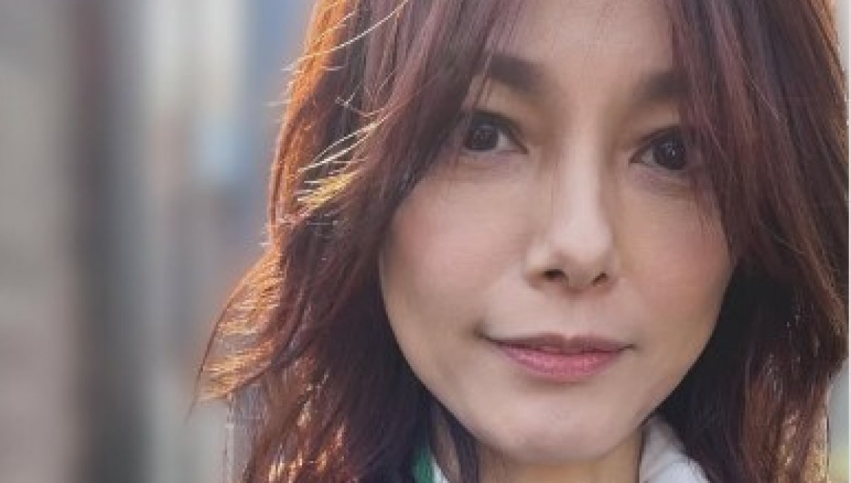 相川七瀬、娘の卒業式に出席 スタイリッシュに決めたジャケット姿に