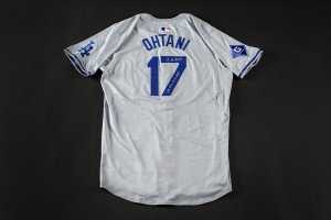 大谷翔平、実使用ユニフォームが「1億円」で抽選販売へ！　直筆サインが入った貴重なアイテム
