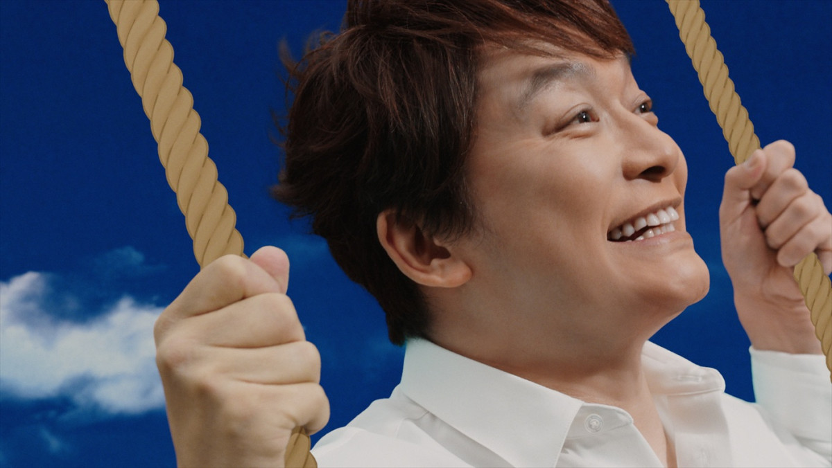 香取慎吾＆バレーボール・高橋藍選手が異色のタッグ！　「サントリー天然水」新CMで初共演