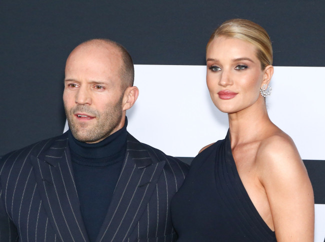 コワモテ俳優ジェイソン・ステイサムと美人モデル婚約者ロージー・ハンティントン=ホワイトリーが、母国イギリスに戻った理由