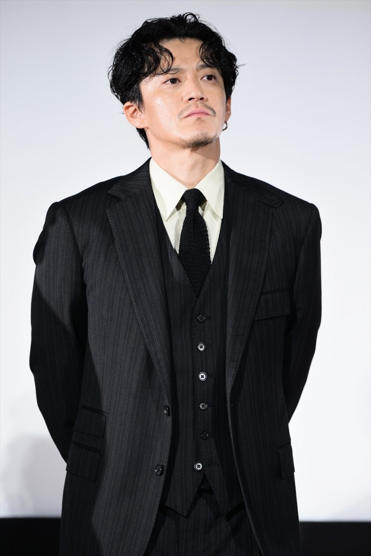 小栗旬、映画『フロントライン』撮影を回想　窪塚洋介は医療学科の学生にエール「一緒に頑張りましょう」