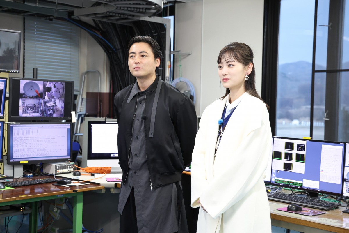 劇場版『名探偵コナン』山田孝之＆山下美月、コナンと長野へ　長野県警や国立天文台野辺山を訪問