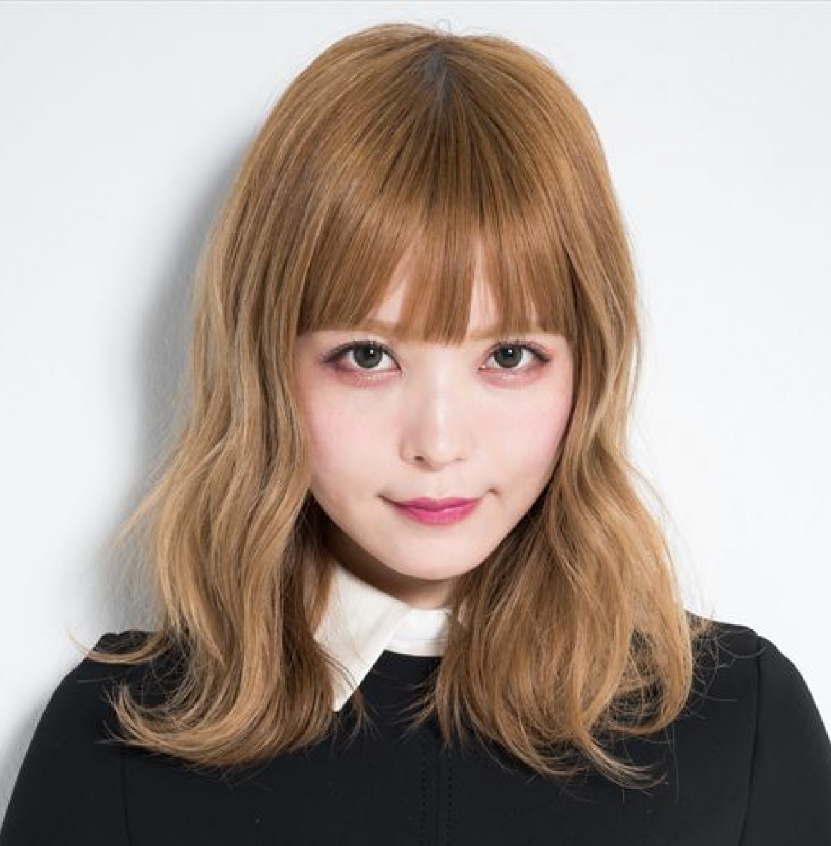 益若つばさ