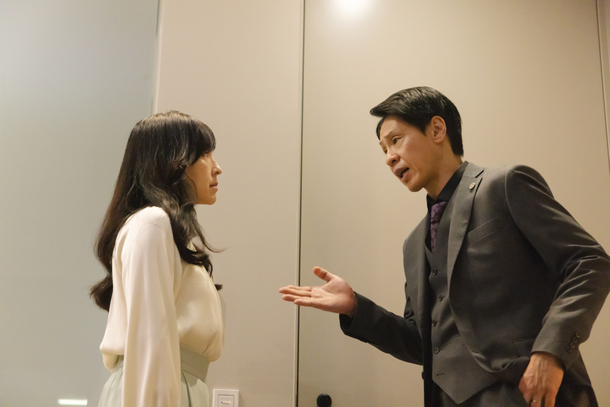 『魔物』今夜スタート　弁護士の“あやめ”麻生久美子と魅惑的な“凍也”塩野瑛久が許されない恋に堕ちる
