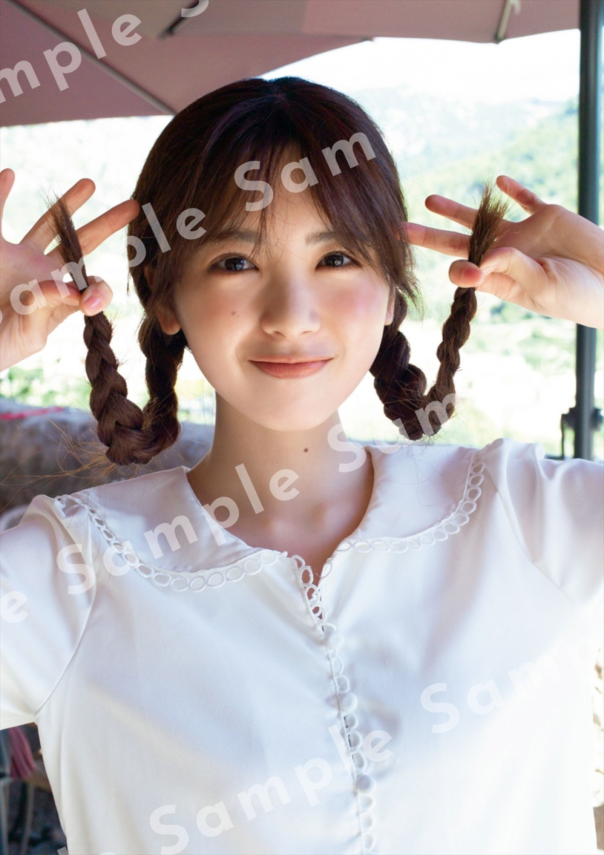 乃木坂46・筒井あやめ1st写真集、書店特典ポスター3種＆ポストカード17種解禁！　水着ショットも初公開